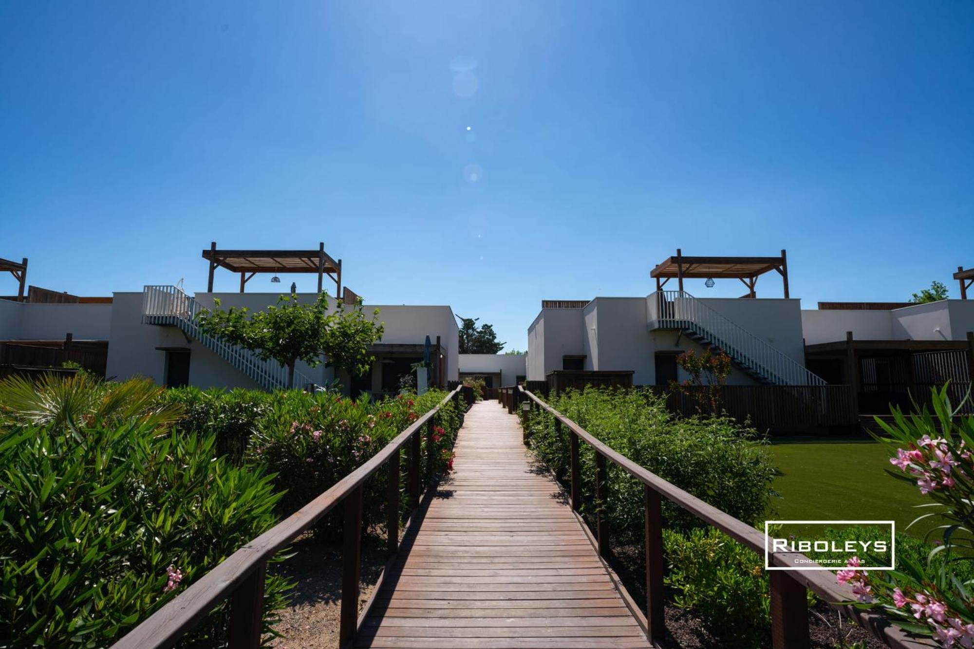 Villa T3 Climatisee En Residence Avec Piscine Vias Exteriér fotografie