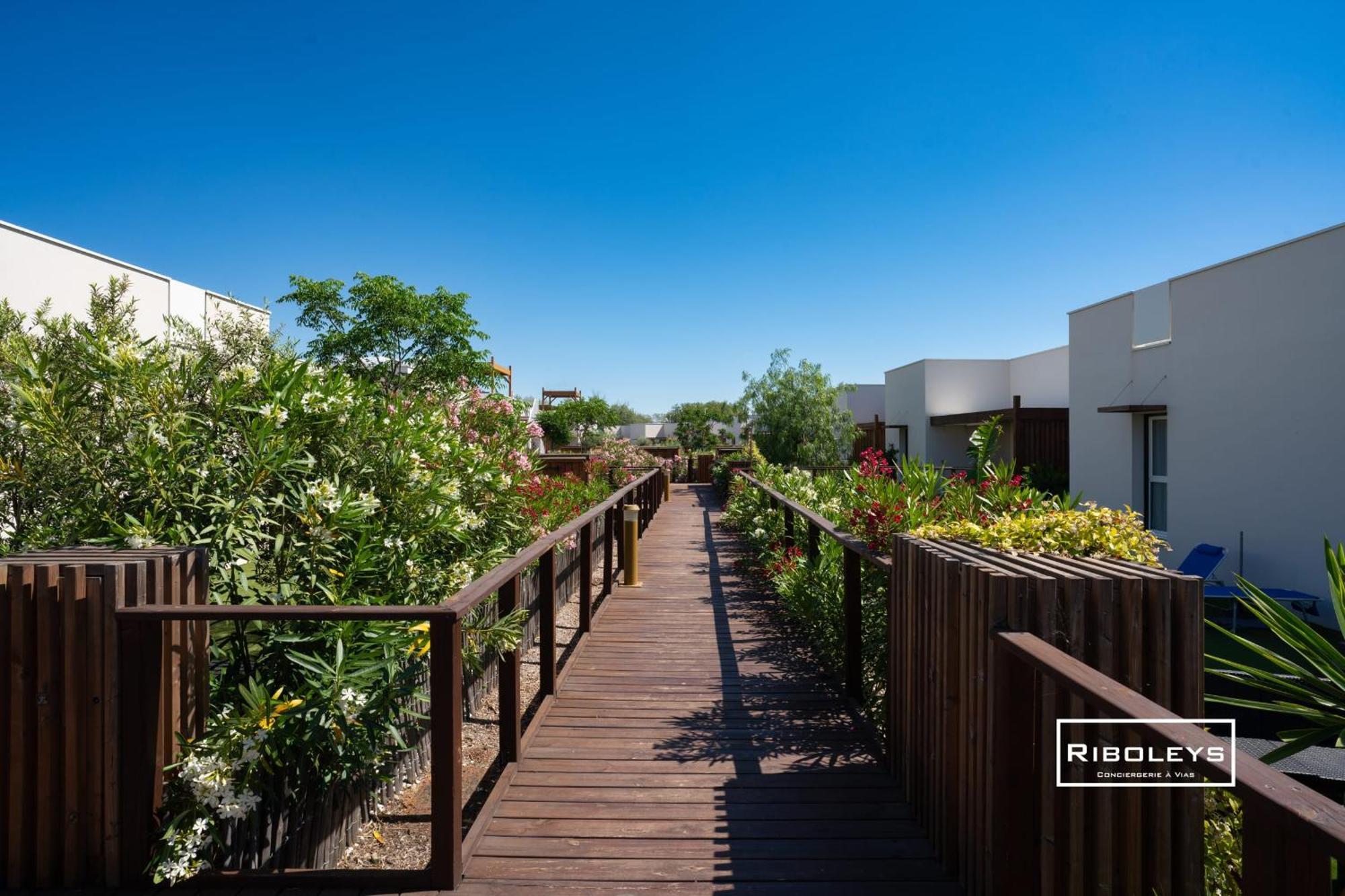 Villa T3 Climatisee En Residence Avec Piscine Vias Exteriér fotografie