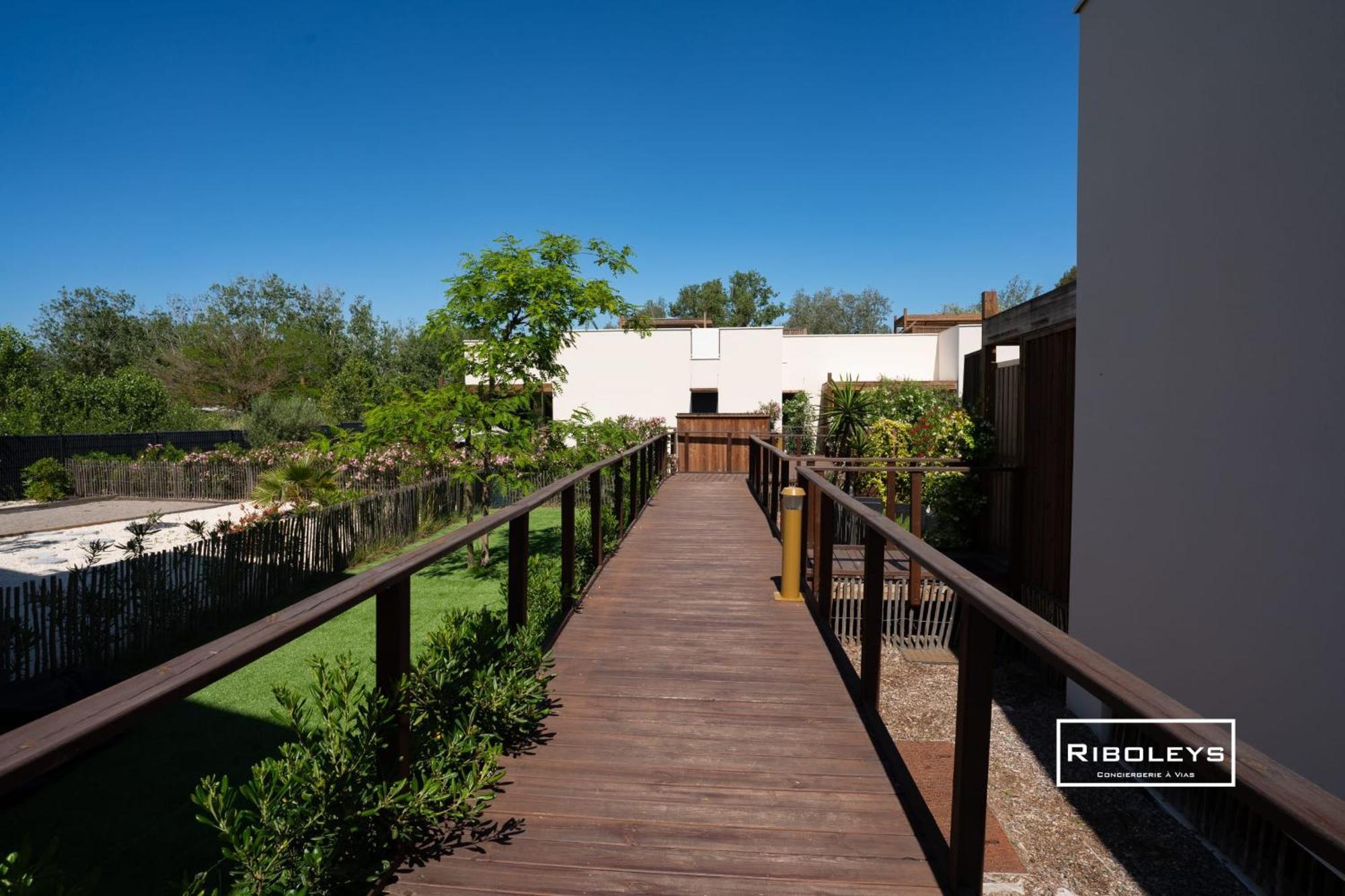Villa T3 Climatisee En Residence Avec Piscine Vias Exteriér fotografie