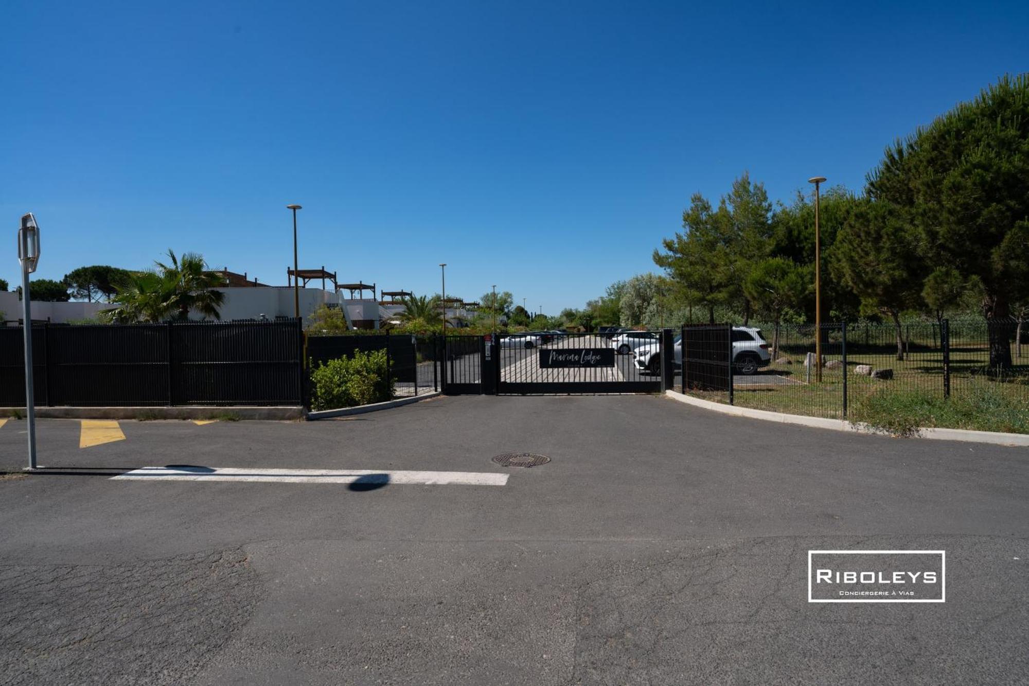 Villa T3 Climatisee En Residence Avec Piscine Vias Exteriér fotografie